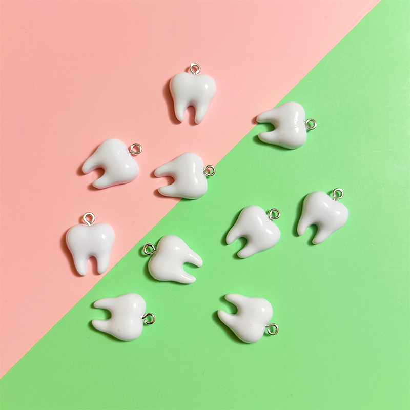 Resin Art Notes - 10 Buah Liontin Resin Gigi Putih